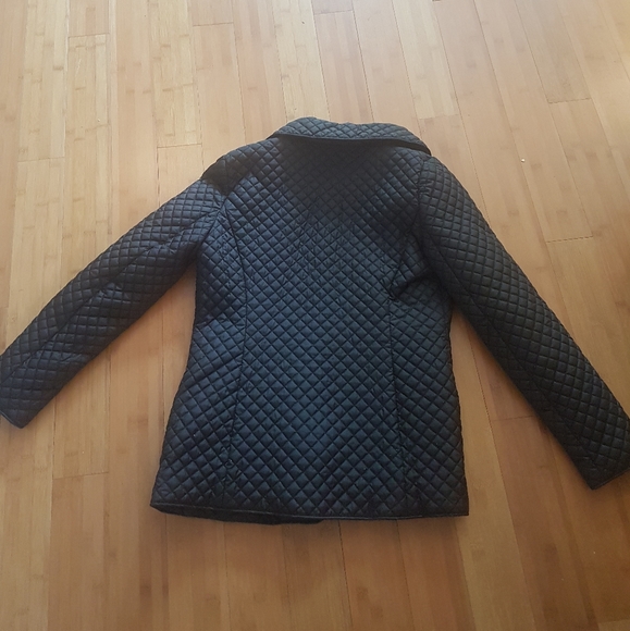 Brooks brothers black quilted jacket size 8, fits like a medium. - Picture 3 of 3